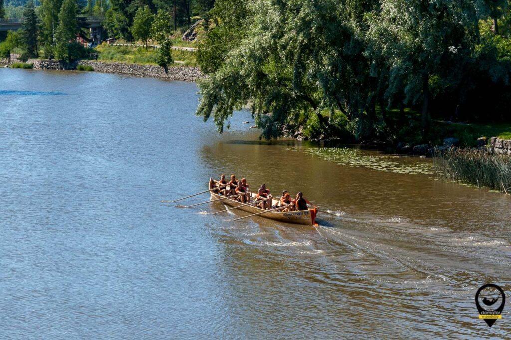 Łodzią po rzece Porvoonjoki
